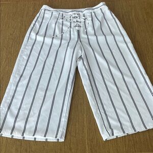 Sugar Lips White Striped Wide-Leg Cropped Pants, Faux Lace Front, Sz L